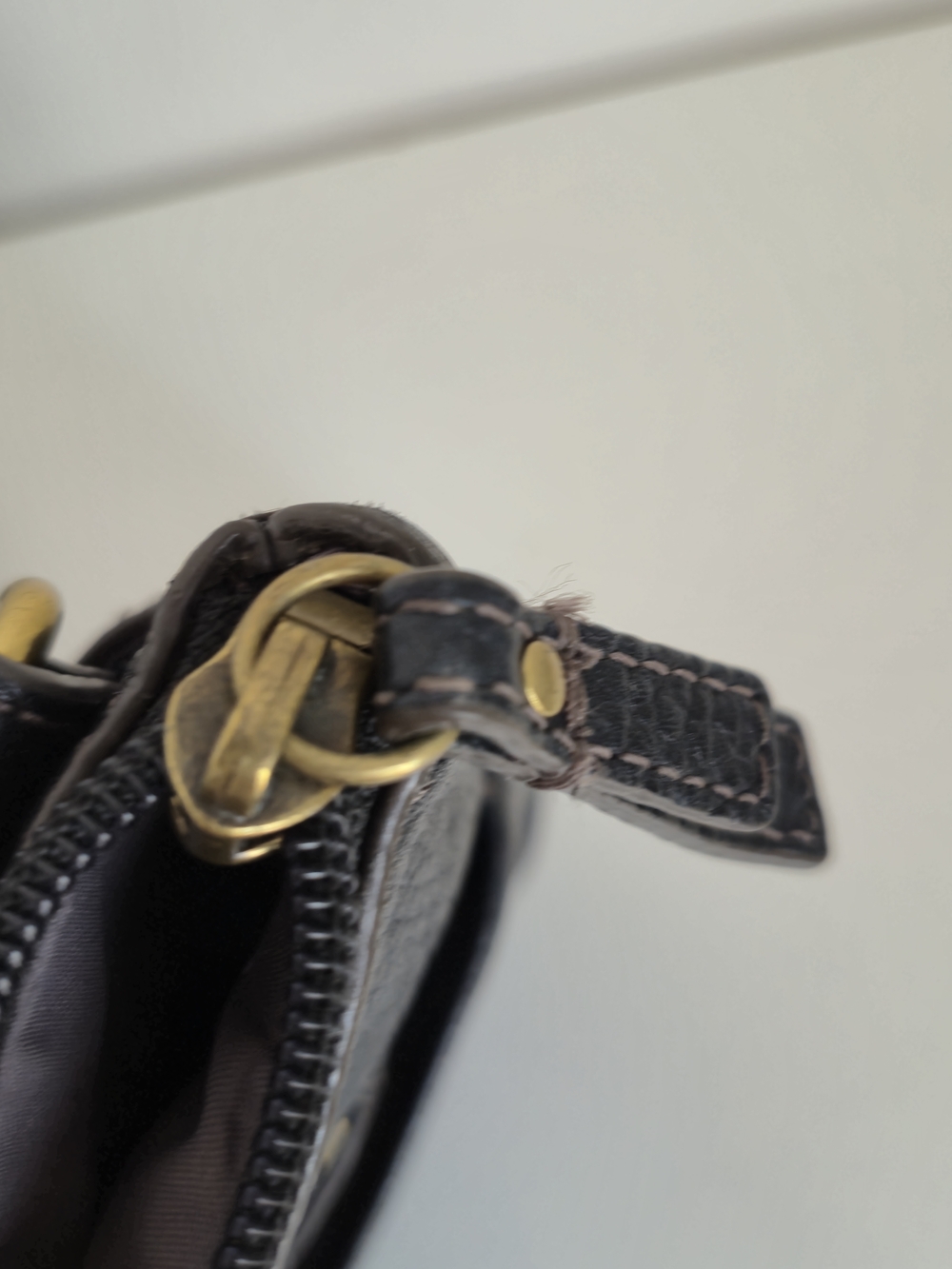Minimalist Fossil Black Pebbled Leather Crossbody Bag - Picture 6 of 11